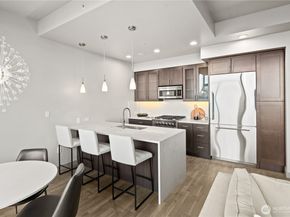 10650 NE 9th Place 2427, Bellevue WA 98004