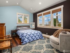 6016 44th Avenue SW, Seattle WA 98136