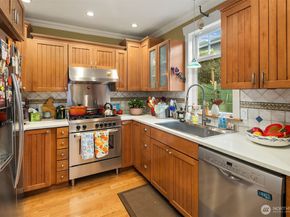 6016 44th Avenue SW, Seattle WA 98136