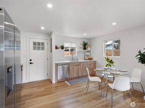 7106 32nd Avenue SW, Seattle WA 98126