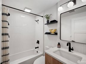 7106 32nd Avenue SW, Seattle WA 98126