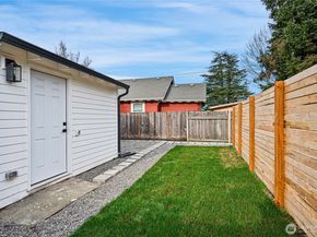 7106 32nd Avenue SW, Seattle WA 98126