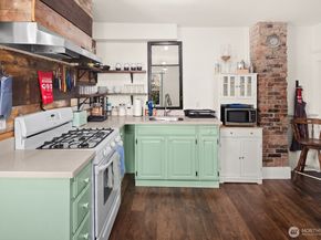 2011 E James Street, Seattle WA 98122