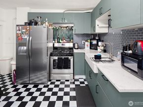 2011 E James Street, Seattle WA 98122