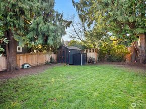 2011 E James Street, Seattle WA 98122