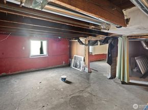 2011 E James Street, Seattle WA 98122