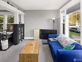 2011 E James Street, Seattle WA 98122