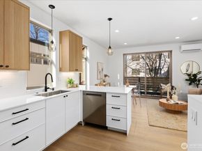 12044 Hiram Place NE A, Seattle WA 98125