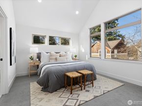 12044 Hiram Place NE A, Seattle WA 98125