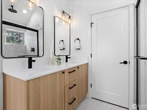 12044 Hiram Place NE A, Seattle WA 98125