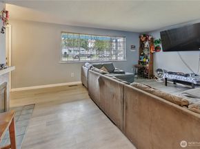 1055 S 317th Street, Federal Way WA 98003