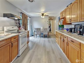 1055 S 317th Street, Federal Way WA 98003