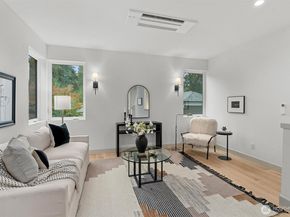 1255 NE 100th Street, Seattle WA 98125