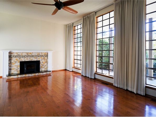 16902 28th Avenue SW, Burien WA 98166