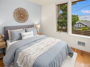 1535 Grandview Place E, Seattle WA 98112