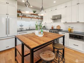 1535 Grandview Place E, Seattle WA 98112