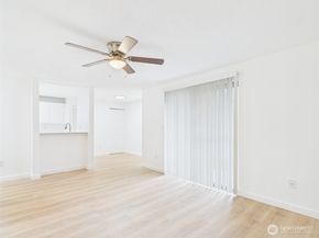 32142 46th Place SW M6, Federal Way WA 98023