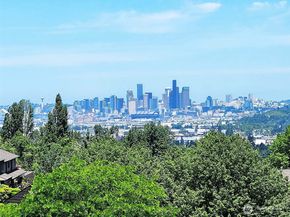 10911 D Glen Acres Drive S, Seattle WA 98168