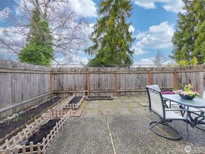 5713 122nd Avenue SE 165, Bellevue WA 98006