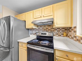 5713 122nd Avenue SE 165, Bellevue WA 98006