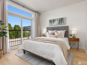 122 S State Street 207 E, Kirkland WA 98033