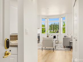 122 S State Street 207 E, Kirkland WA 98033