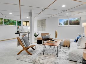 19045 46th Avenue NE, Lake Forest Park WA 98155