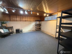 19045 46th Avenue NE, Lake Forest Park WA 98155