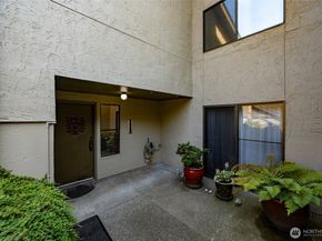 6648 Park Point Way NE D111, Seattle WA 98115