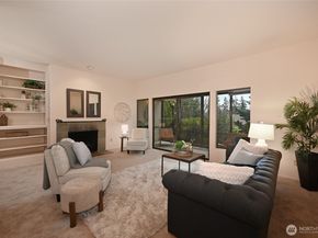 6648 Park Point Way NE D111, Seattle WA 98115