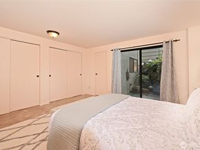 6648 Park Point Way NE D111, Seattle WA 98115