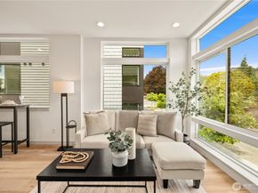 7013 9th Avenue NE, Seattle WA 98115