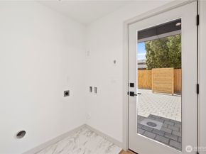 7013 9th Avenue NE, Seattle WA 98115