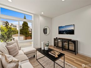 7013 9th Avenue NE, Seattle WA 98115