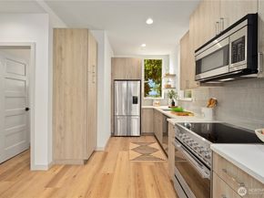 7013 9th Avenue NE, Seattle WA 98115