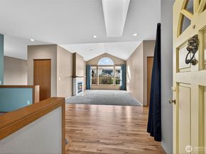 18304 68th Avenue W, Lynnwood WA 98037