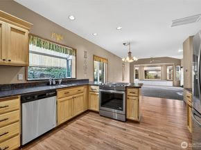 18304 68th Avenue W, Lynnwood WA 98037