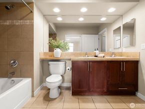 211 Kirkland Ave 415, Kirkland WA 98033