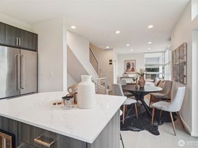 9032 14th Avenue NW D, Seattle WA 98117