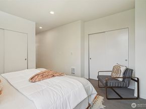 9032 14th Avenue NW D, Seattle WA 98117