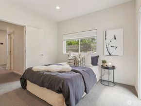 9032 14th Avenue NW D, Seattle WA 98117