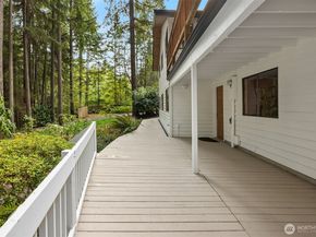 5981 Lynwood Center Road NE, Bainbridge Island WA 98110