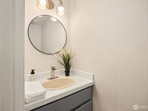 5981 Lynwood Center Road NE, Bainbridge Island WA 98110