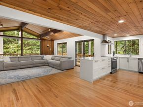 5981 Lynwood Center Road NE, Bainbridge Island WA 98110