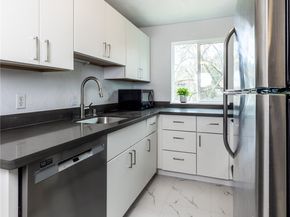 2100 N 106th 307, Seattle WA 98133