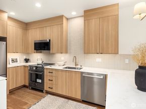 4418 1st Avenue NE A, Seattle WA 98105