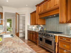 410 8th Avenue W, Kirkland WA 98033