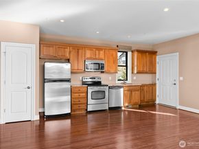 410 8th Avenue W, Kirkland WA 98033