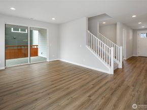 592 SW 97th St 2, Seattle WA 98106