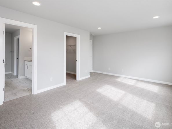 592 SW 97th St 2, Seattle WA 98106